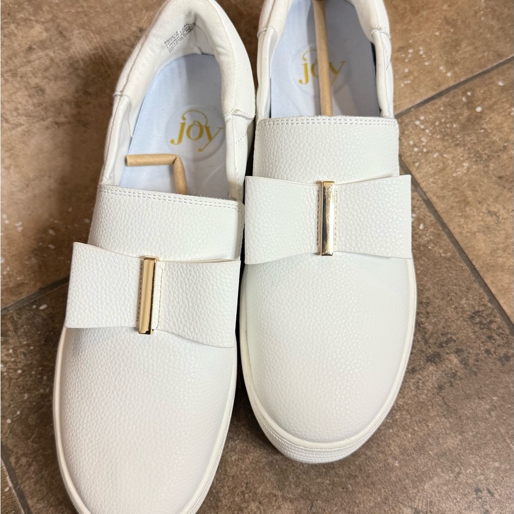 Joy White Minimalist Sneakers with Metal Accent